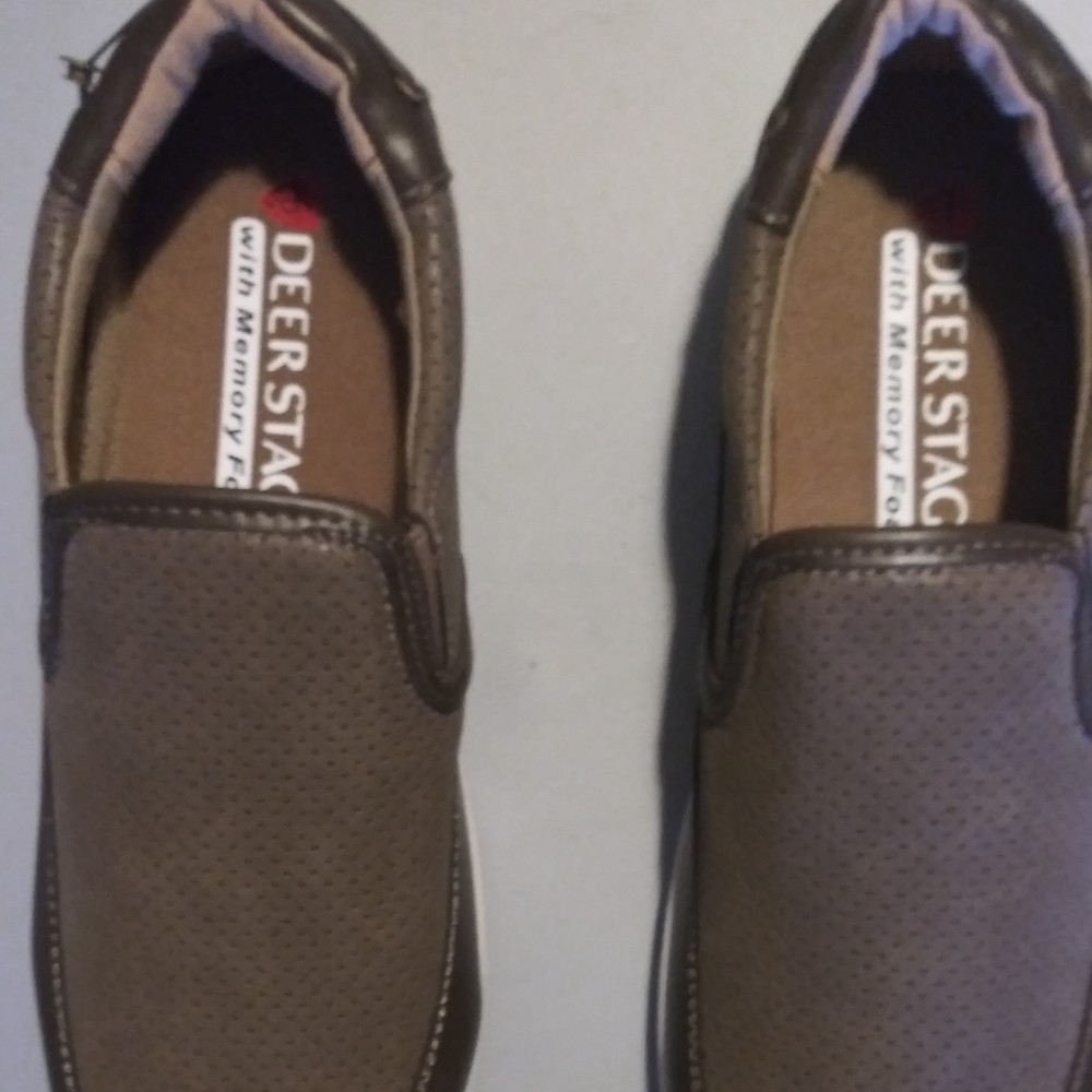 Men's leather walking shoe with memory foam lining